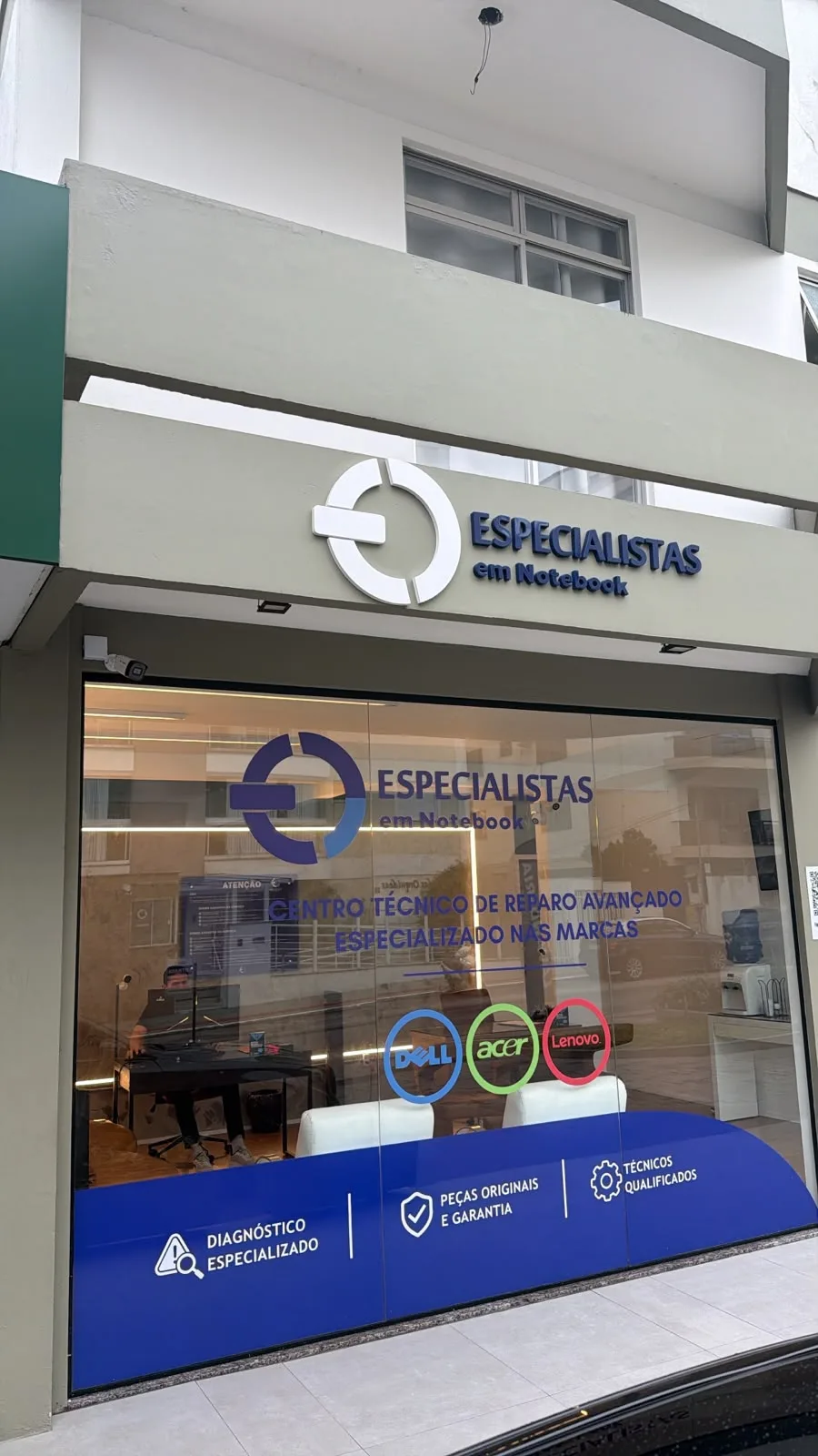 Fachada da loja Especialistas em Notebook